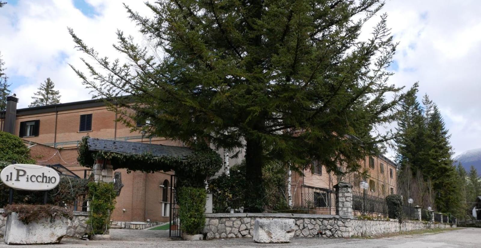 Lh Albergo Il Picchio Pescasseroli Exteriör bild