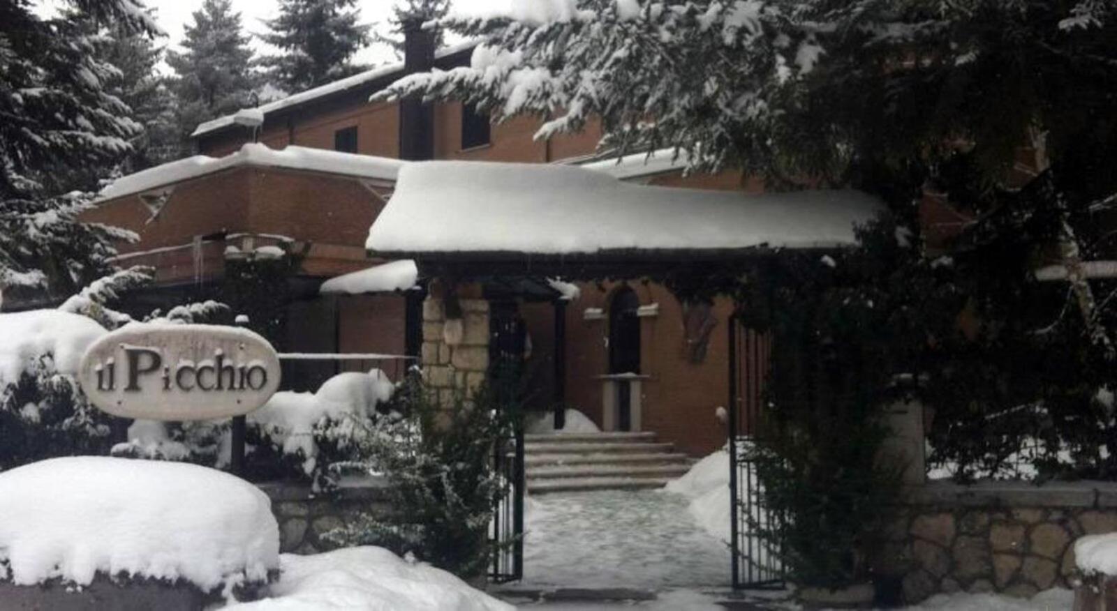 Lh Albergo Il Picchio Pescasseroli Exteriör bild