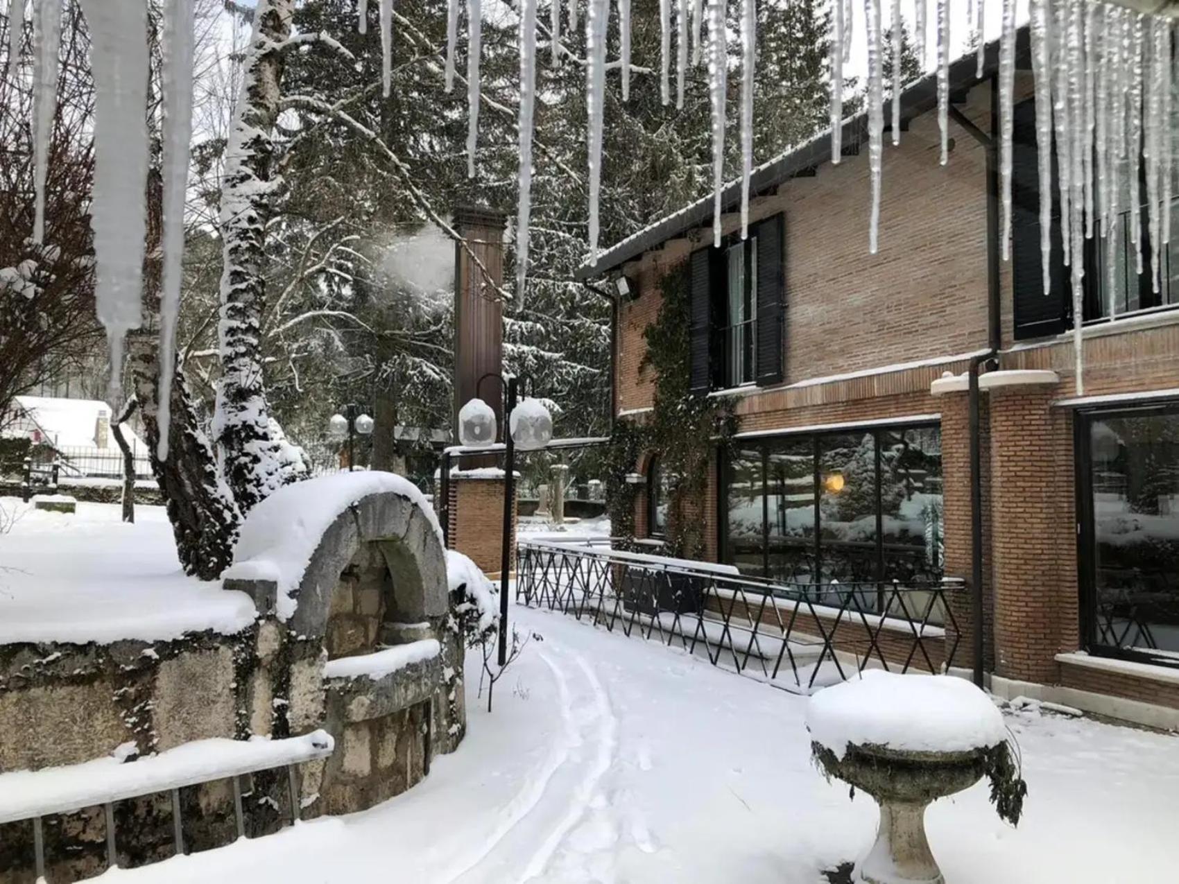 Lh Albergo Il Picchio Pescasseroli Exteriör bild