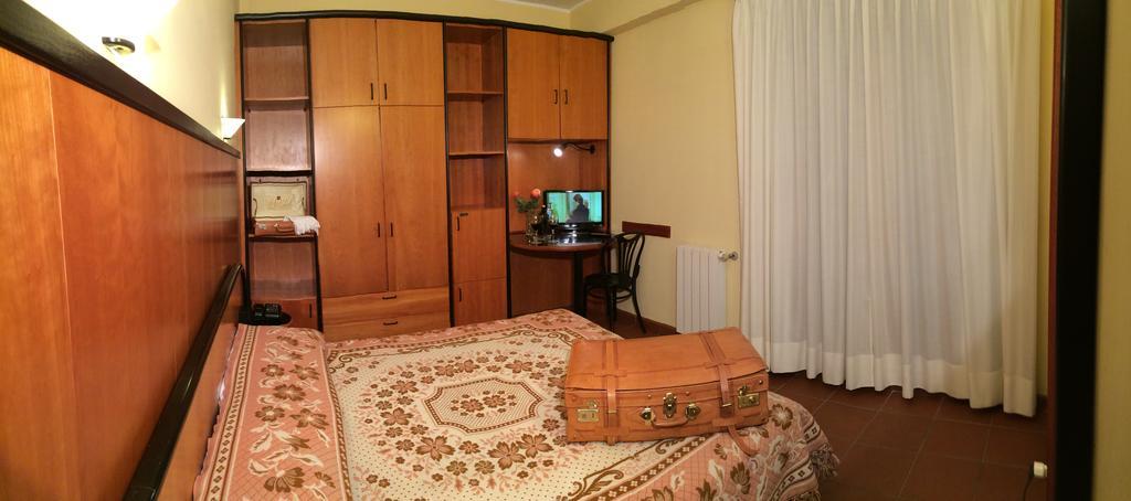 Lh Albergo Il Picchio Pescasseroli Rum bild