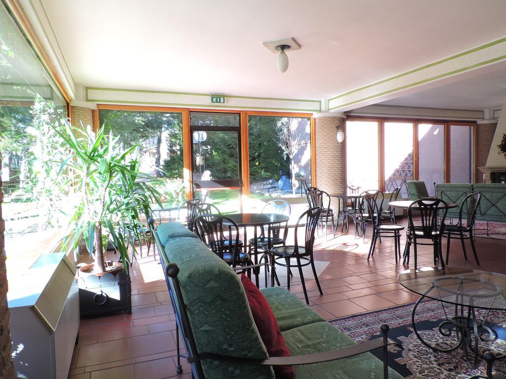 Lh Albergo Il Picchio Pescasseroli Exteriör bild