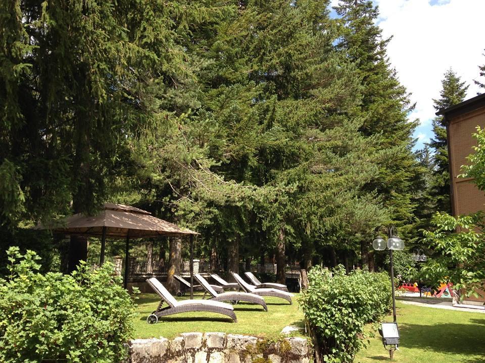 Lh Albergo Il Picchio Pescasseroli Exteriör bild