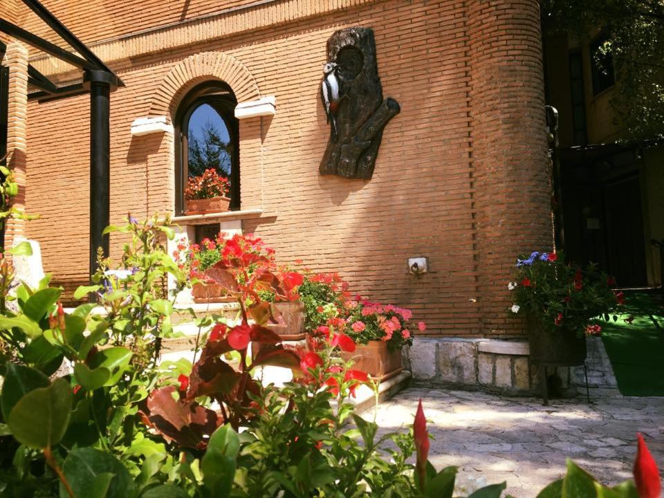Lh Albergo Il Picchio Pescasseroli Exteriör bild