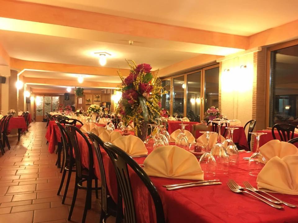 Lh Albergo Il Picchio Pescasseroli Exteriör bild